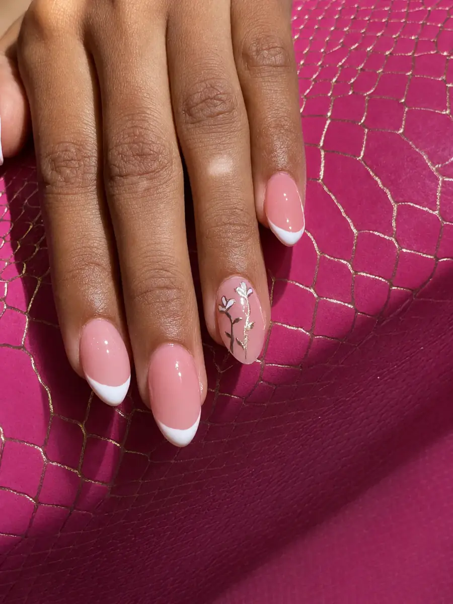 Fresh French nail design by Bia