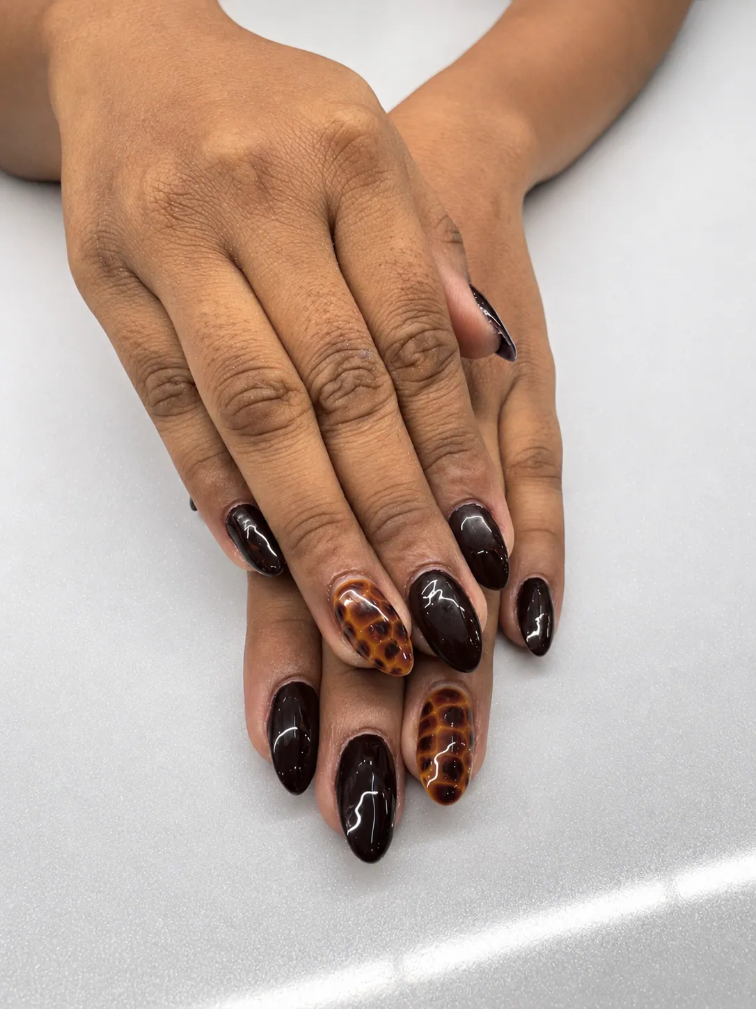 Tortoise Noir client nail set, photo 4 of 4